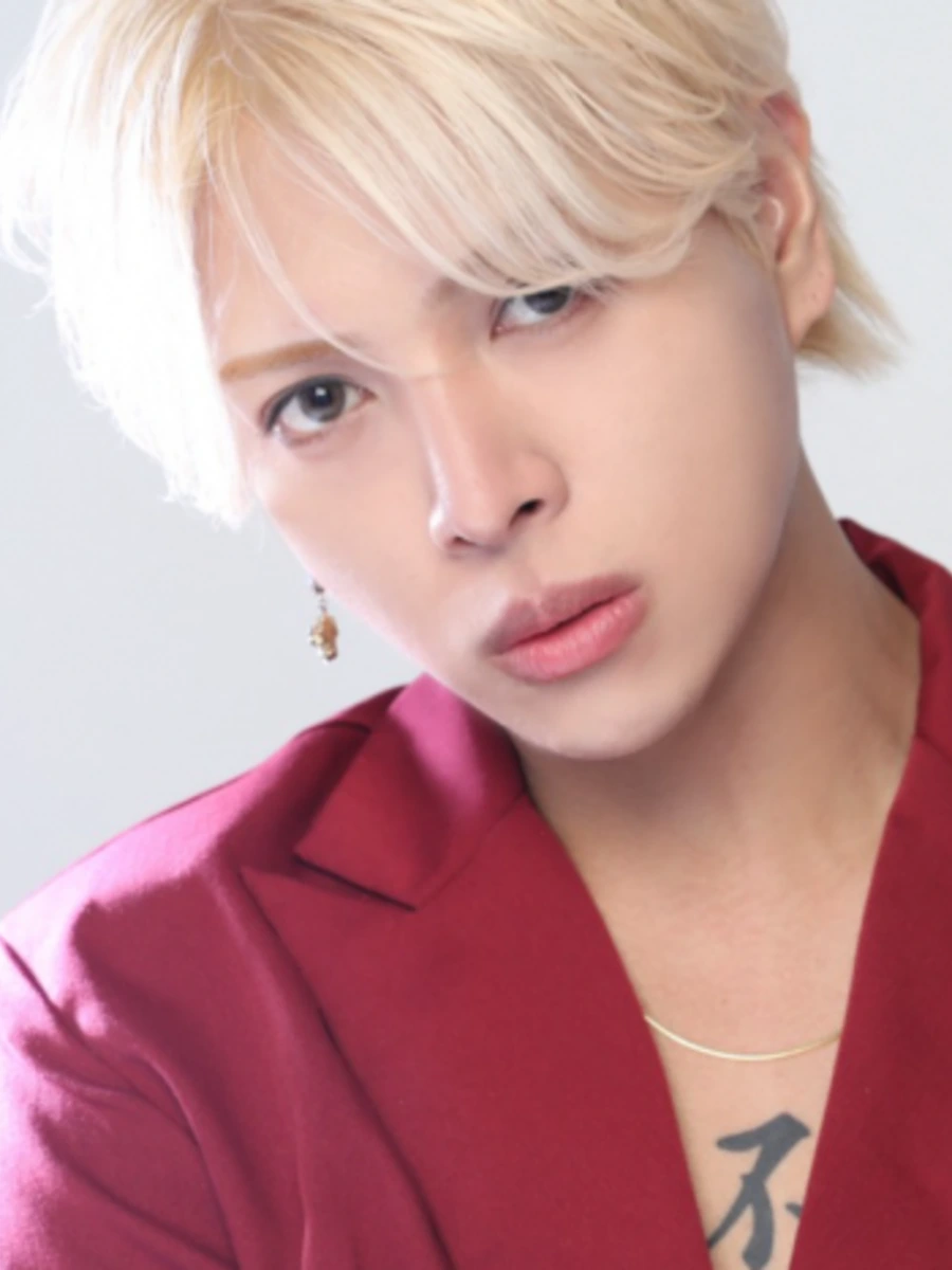 鳳峰イブ・VOGUE所属のホスト写真