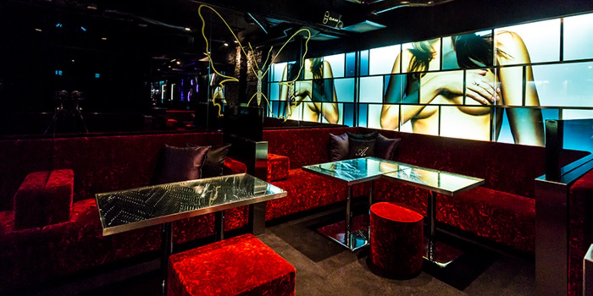 ALL BLACK（歌舞伎町）店舗写真