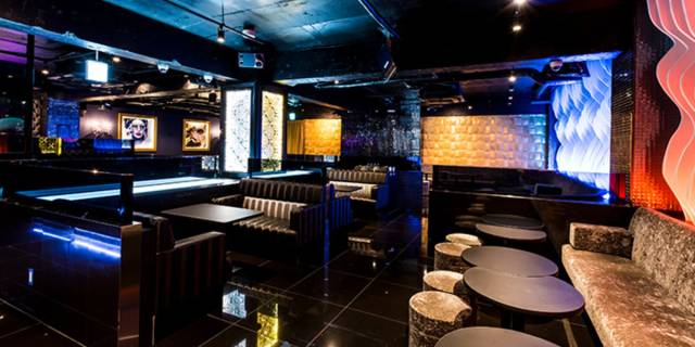 ALL BLACKの店内